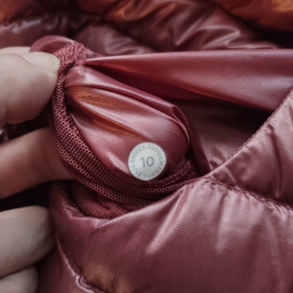 Lululemon Pack It Down Vest Shine Chianti NWT - Picture 11 of 14